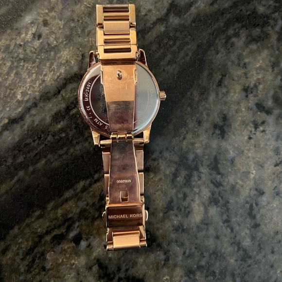Michael Kors Hartman Rose Gold Watch - Picture 6 of 7